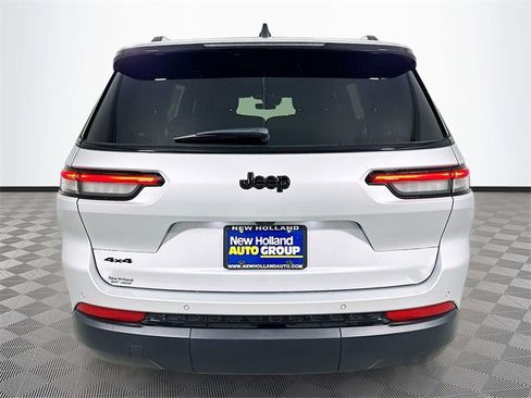 New 2025 Jeep Grand Cherokee L Altitude image 5