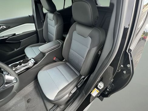 New 2025 Chevrolet Trax LT w/ LT Convenience Package image 18