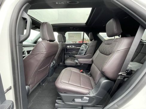 New 2026 Ford Explorer Platinum w/ LUX Leather Package image 8