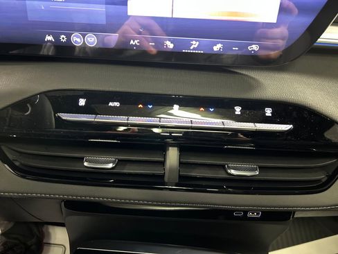 New 2026 Buick Enclave Preferred w/ Power Package image 17