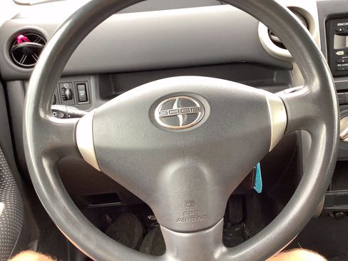 Used 2004 Scion xB FWD image 37