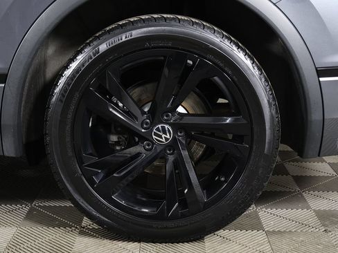 Used 2024 Volkswagen Tiguan SE R-Line FWD image 23
