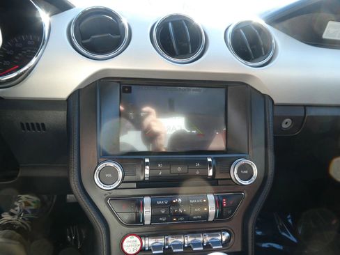 Used 2016 Ford Mustang Premium image 22