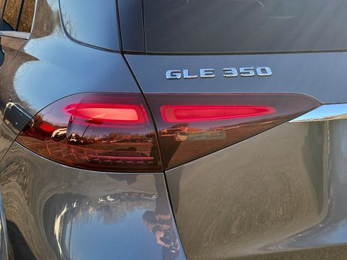 Used 2024 Mercedes-Benz GLE 350 4MATIC w/ AMG Line Exterior image 10