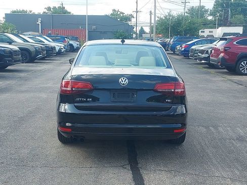 Used 2017 Volkswagen Jetta SE FWD image 6