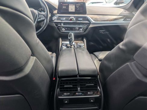 Used 2019 BMW 530i xDrive w/ Premium Package image 21
