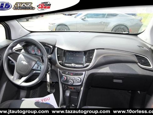 Used 2018 Chevrolet Trax LS AWD/4WD image 15