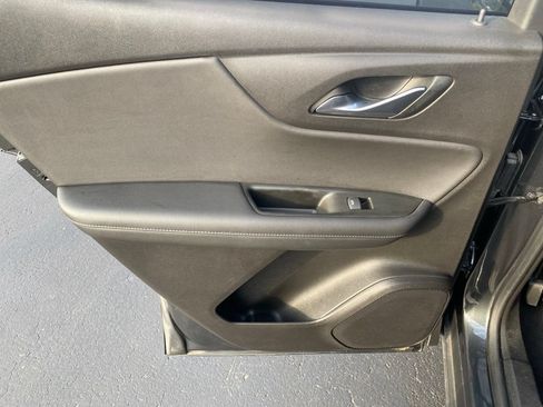 Used 2019 Chevrolet Blazer LT FWD image 33