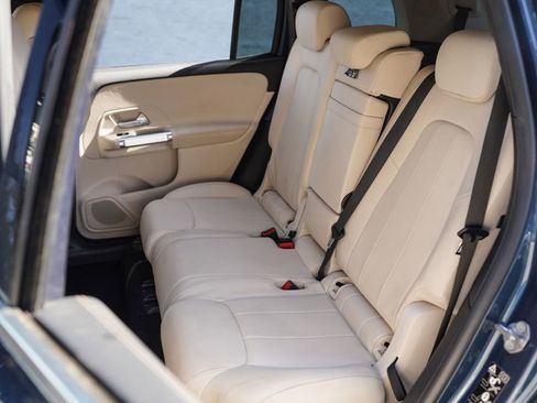 Used 2022 Mercedes-Benz GLB 250 w/ Premium Package Lite image 24