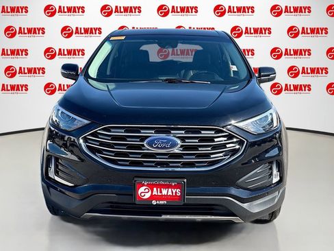 Used 2023 Ford Edge Titanium image 2