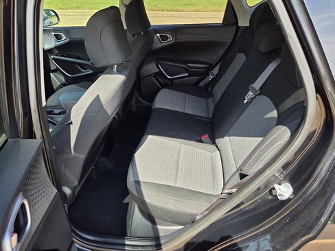 Used 2020 Kia Soul S FWD image 11