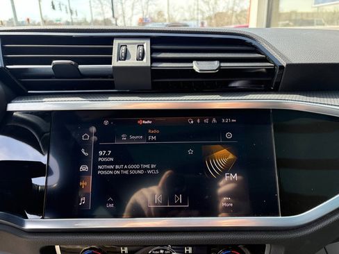 Used 2022 Audi Q3 2.0T Premium Plus image 26