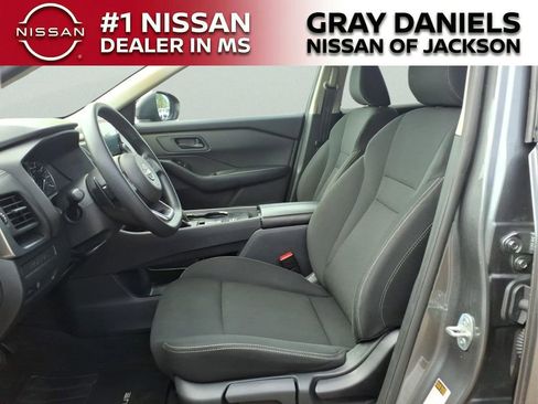 Used 2024 Nissan Rogue S FWD image 23