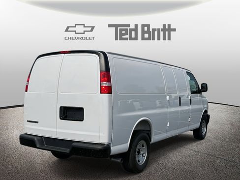 New 2025 Chevrolet Express 3500 Extended image 4