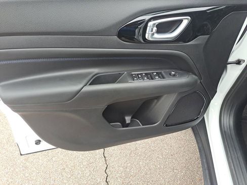 New 2026 Jeep Compass Limited image 18