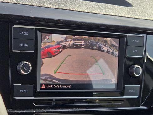 Used 2024 Volkswagen Taos S image 17