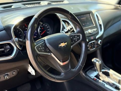 Used 2020 Chevrolet Equinox LT w/ Driver Convenience Package FWD image 9