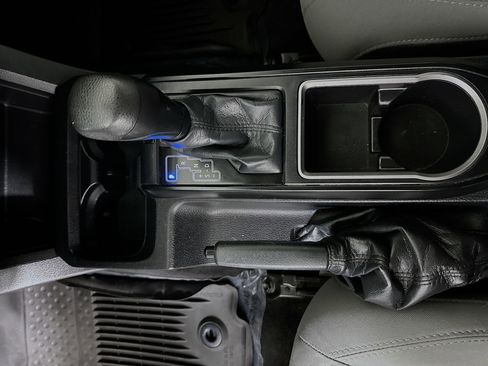 Used 2021 Toyota Tacoma SR w/ SR Convenience Package image 21