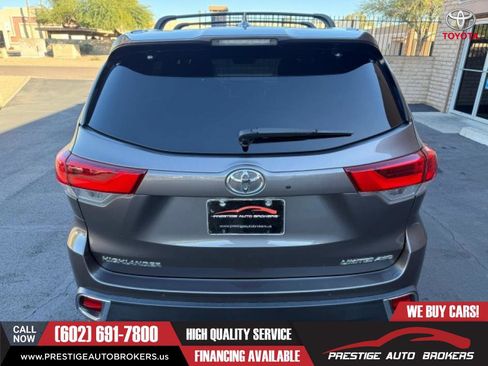 Used 2017 Toyota Highlander Limited Platinum image 13