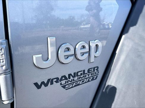 Used 2021 Jeep Wrangler Unlimited Sport image 30