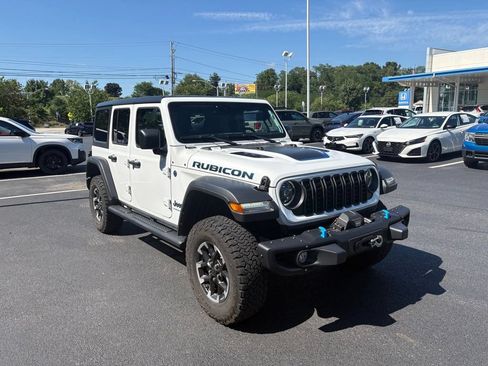 Used 2024 Jeep Wrangler Unlimited Rubicon 4xe w/ Capability Package AWD/4WD image 1