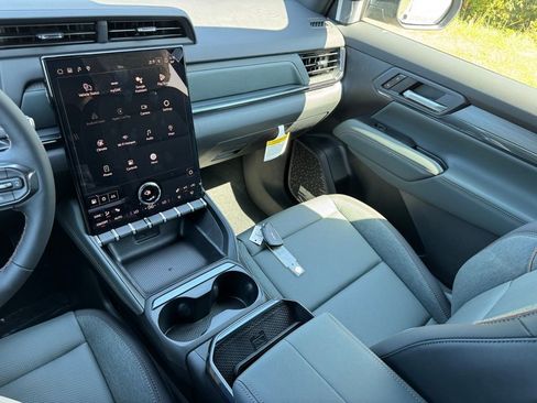 New 2026 GMC Terrain AT4 w/ Technology Package II image 30