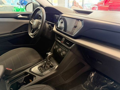 Used 2022 Volkswagen Taos SE w/ Panoramic Sunroof Package image 34