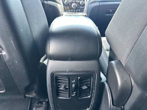 Used 2020 Jeep Grand Cherokee Laredo AWD/4WD image 14
