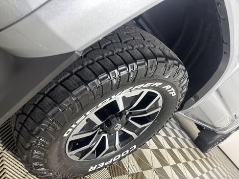 Used 2023 Toyota Tacoma TRD Sport AWD/4WD image 32