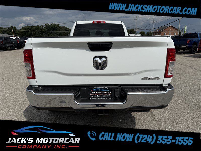 Used 2024 RAM 3500 Tradesman w/ Chrome Appearance Group AWD/4WD image 9