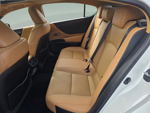 Certified 2022 Lexus ES 350 w/ Premium Package image 24