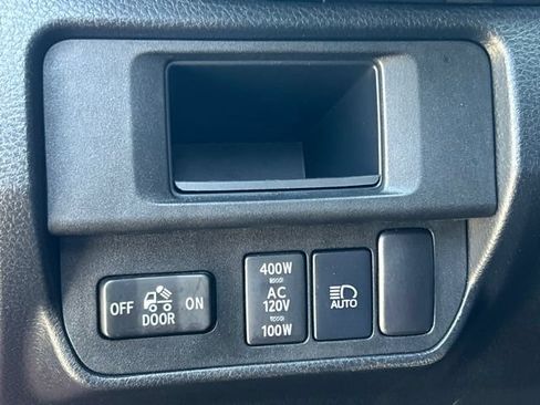 Used 2019 Toyota Tacoma TRD Sport AWD/4WD image 25