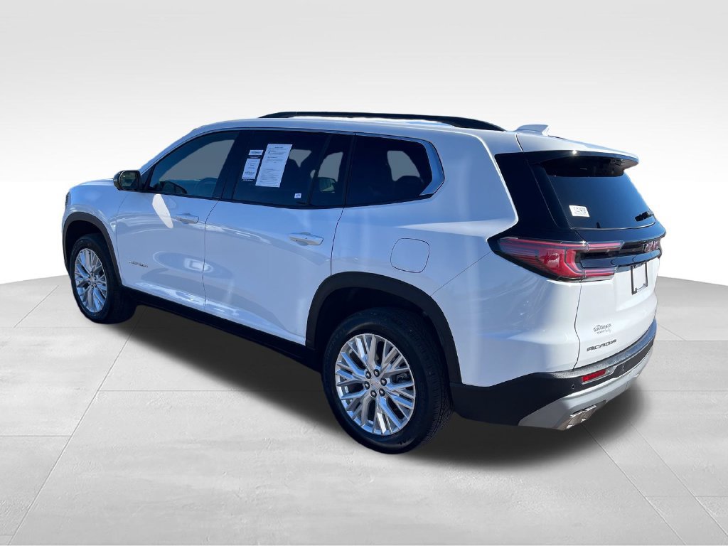 Used 2026 GMC Acadia Elevation w/ Elevation Premium Package FWD image 3
