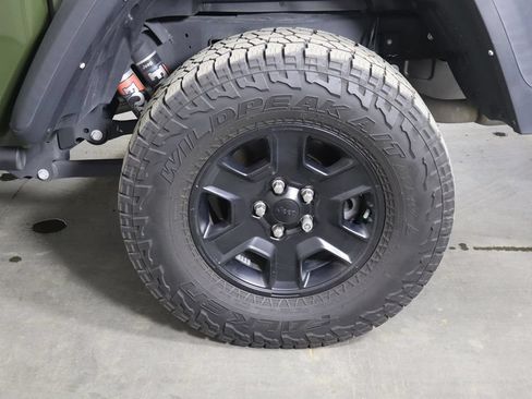 Used 2022 Jeep Gladiator Mojave w/ Trailer Tow Package AWD/4WD image 40