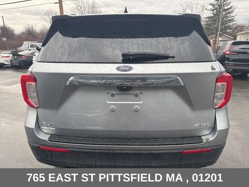 Used 2022 Ford Explorer XLT AWD/4WD image 6