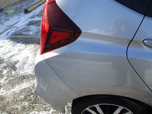 Used 2018 Honda Fit EX image 18