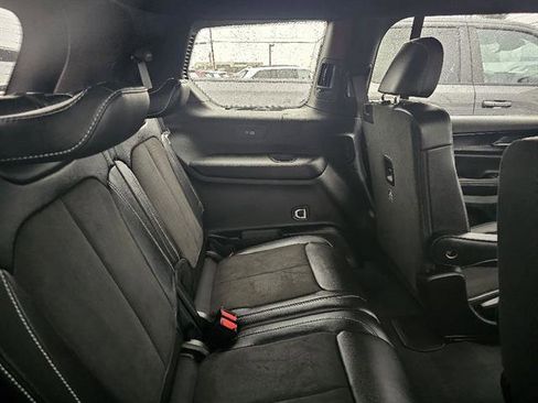 Used 2024 Jeep Grand Cherokee L Altitude image 11