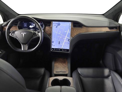 Used 2020 Tesla Model X Long Range image 11