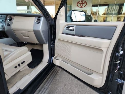 Used 2014 Ford Expedition XLT w/ Equipment Group 202A image 27