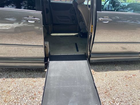 Used 2005 Toyota Sienna LE image 5