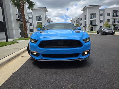 Used 2017 Ford Mustang GT RWD image 2
