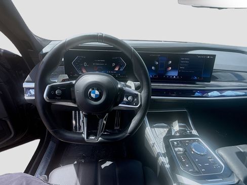 Used 2023 BMW 760i xDrive w/ Executive Package AWD/4WD image 8