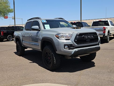 Used 2021 Toyota Tacoma SR5 w/ Trail Edition AWD/4WD image 3