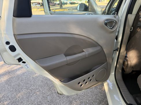 Used 2006 Chrysler PT Cruiser Touring image 16