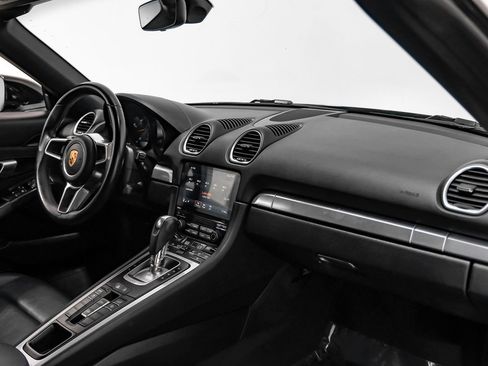 Used 2017 Porsche 718 Boxster RWD image 17