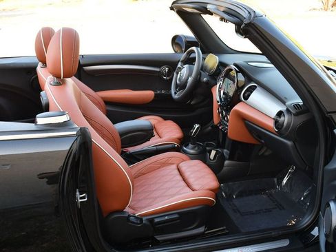 Used 2024 MINI Cooper S w/ Signature Upholstery Package FWD image 59