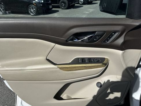 Used 2019 GMC Acadia Denali w/ Technology Package FWD image 15