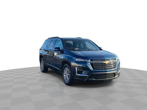 Certified 2023 Chevrolet Traverse LT image 2