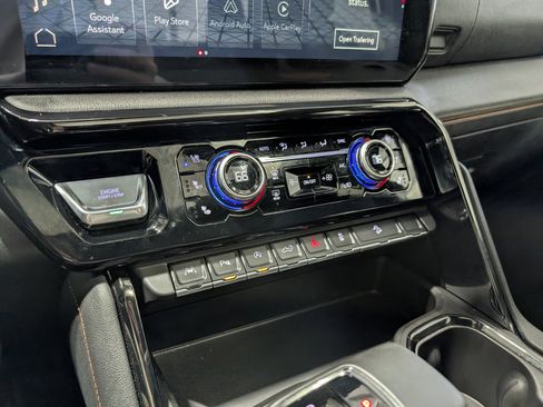 Used 2025 GMC Sierra 1500 AT4 w/ AT4 Premium Package image 24