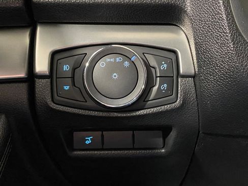 Used 2018 Ford Explorer XLT w/ Equipment Group 202A AWD/4WD image 27